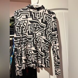 H&M Black and White Maze Pattern Turtleneck